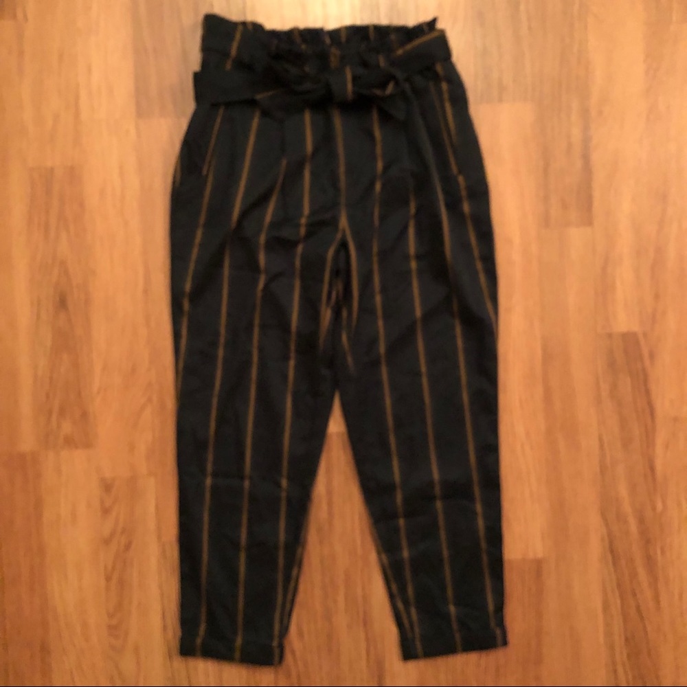 🌸navy & mustard paper-bag tie waist pants!